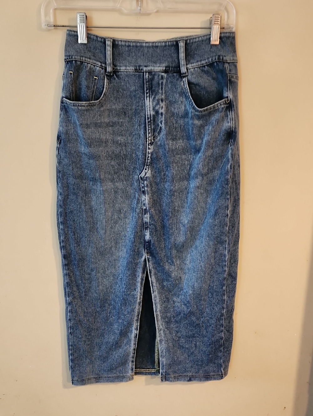 HALARA Blue Denim Skirt - Casual Midi Style